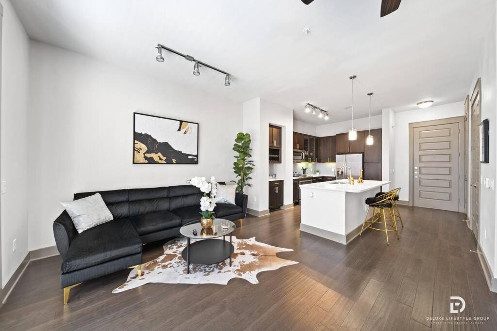 Downtown Houston Deluxe King Suite With Spa Amenities, Pool And Free Parking Esterno foto