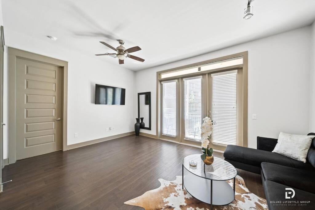 Downtown Houston Deluxe King Suite With Spa Amenities, Pool And Free Parking Esterno foto